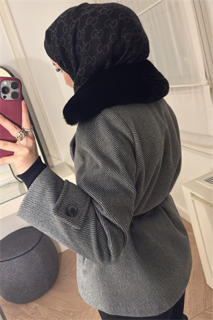 Siyah Kürk Yakalı Balık Sırtı Kaşe Kaban