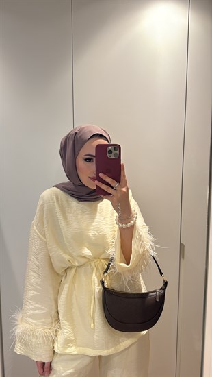 Tüy Detaylı Organze Takım - Sarı