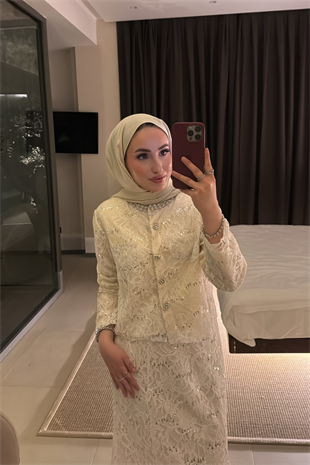 Umay Dantelli Etekli Takım - Ekru