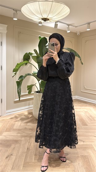 Willora Çiçek Desen Etekli Takım Siyah