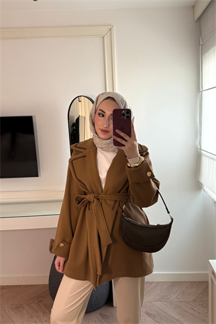 Yakası Boncuklu Nakışlı Gold Kaşe-Camel