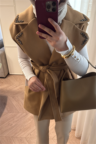 Yakası Taşlı Kaşe Yelek-Camel