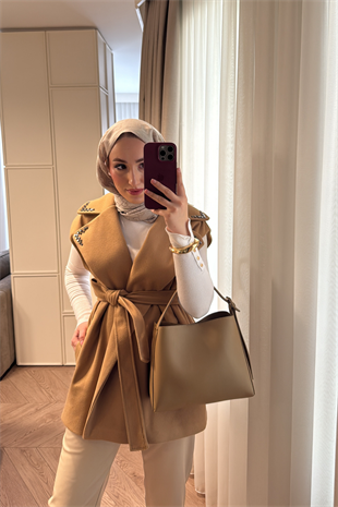 Yakası Taşlı Kaşe Yelek-Camel