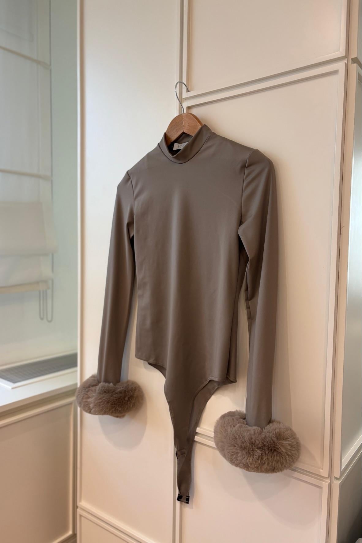 Peluş Kollu Body-Vizon