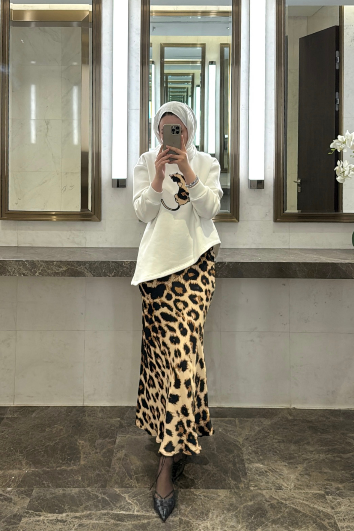 Leopar Saten Etekli Takım-Ekru