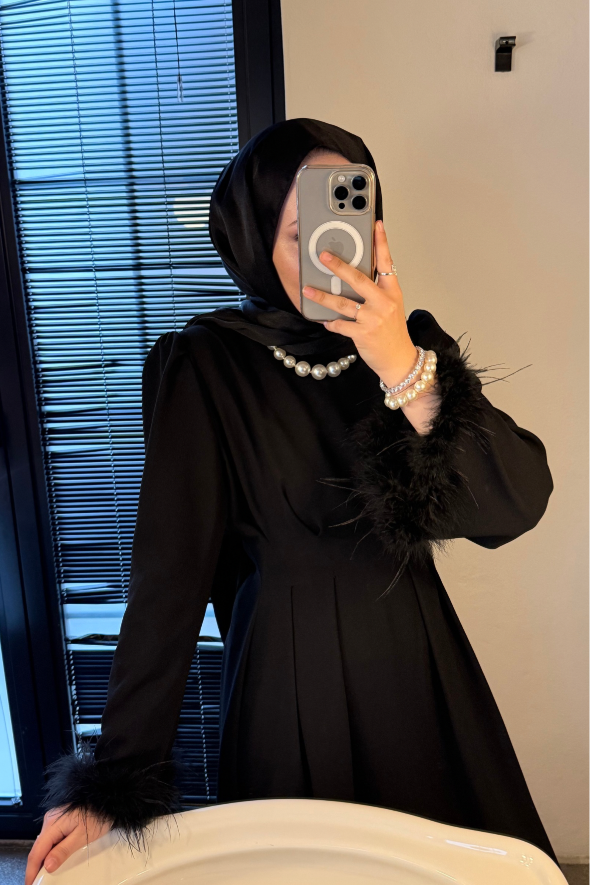 Kolları tüylü i̇thal elbise-siyah - vakronline