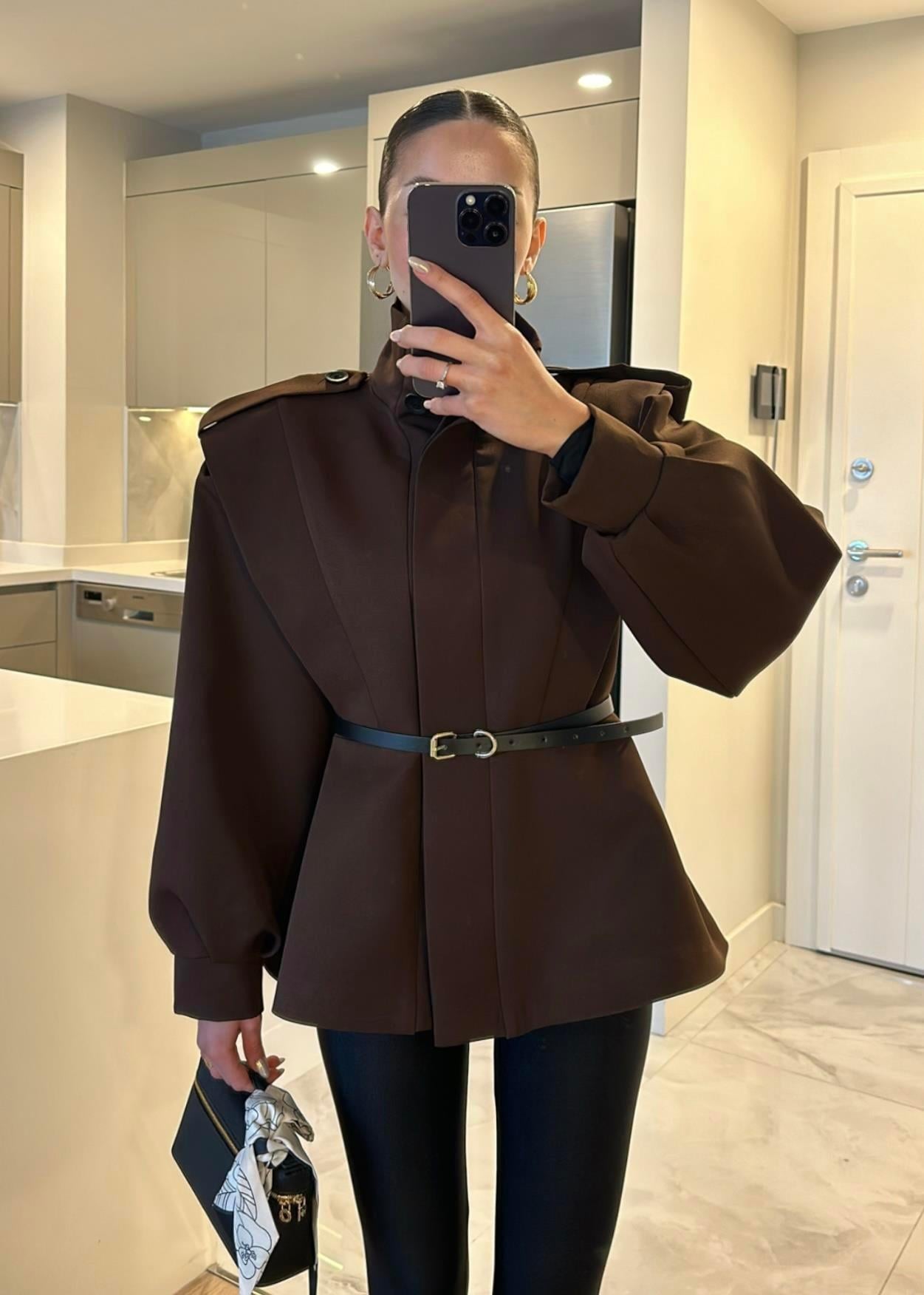 Kemerli apoletli patlı trençkot-acı kahve - vakronline