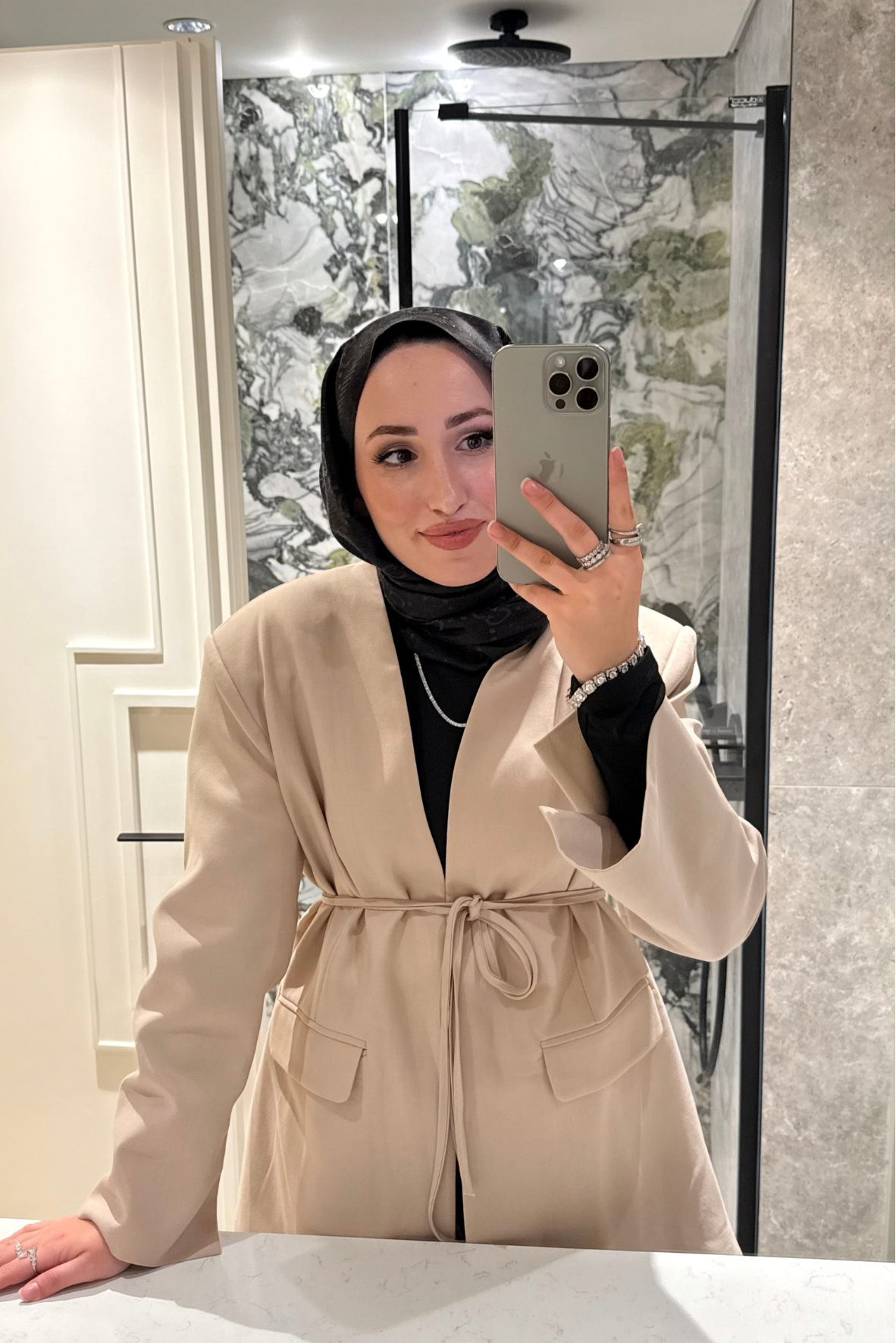 Tesettür Kol Yırtmaç Detaylı Ceket-Bej