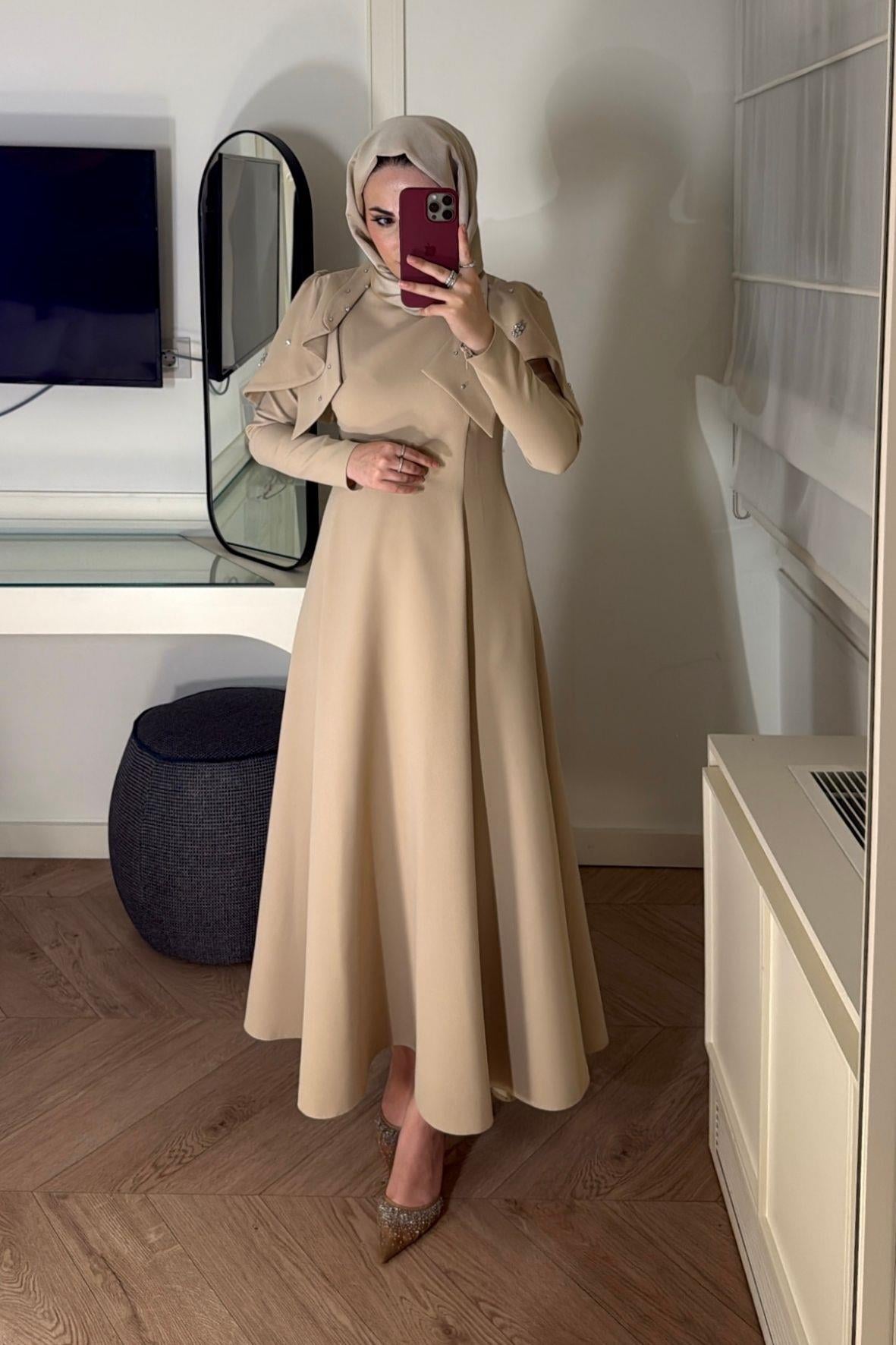 Mavera Taşlı Premium Elbise-Bej -V5210