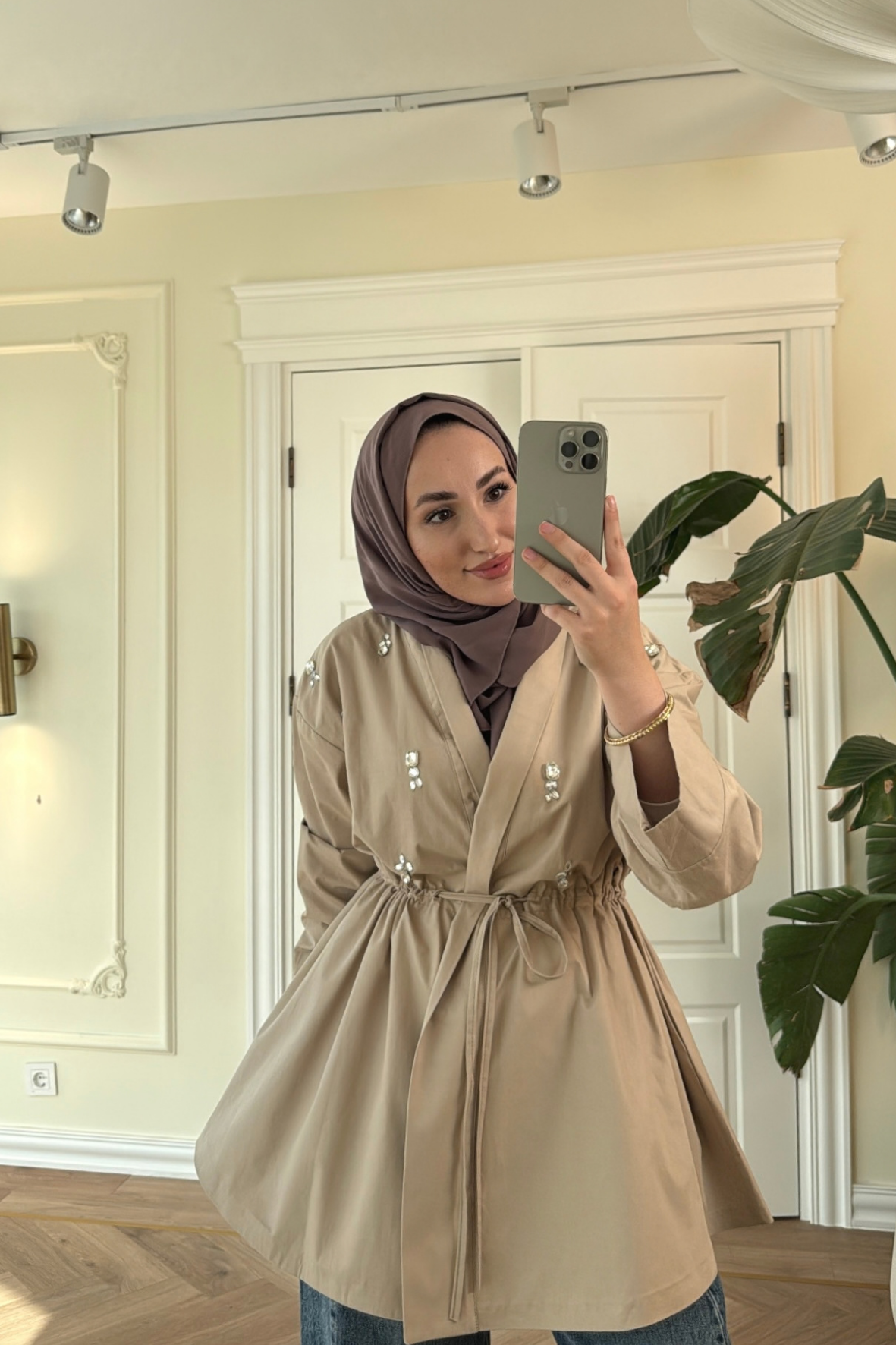 Nera-Taşlı Bel Büzgülü trençkot- Bej-8489