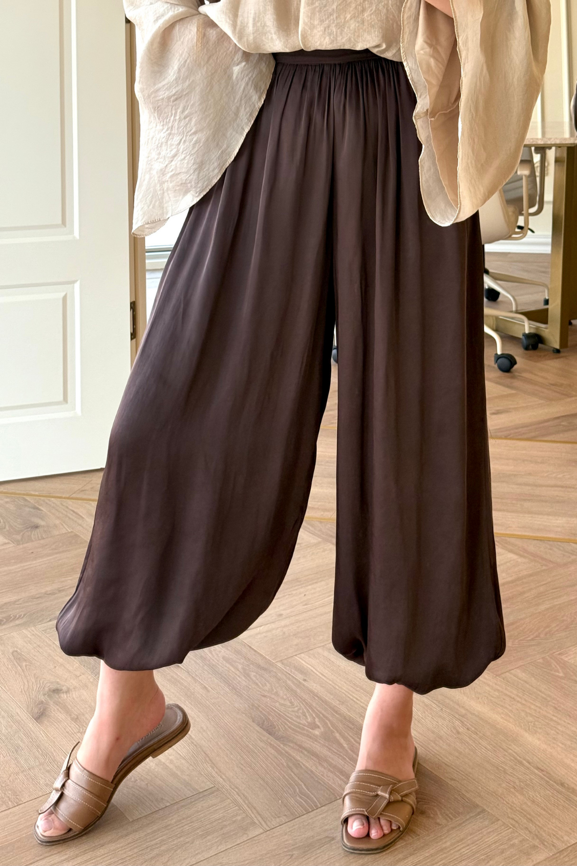 Pileli Saten Şalvar Pantolon - Acı Kahve-9976