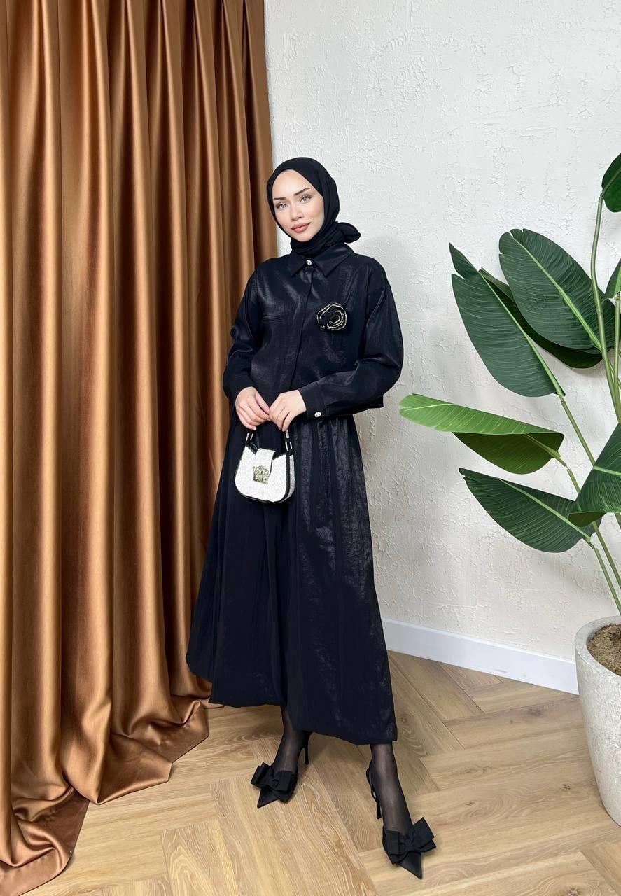 Gül Detaylı Etek Takım-Siyah