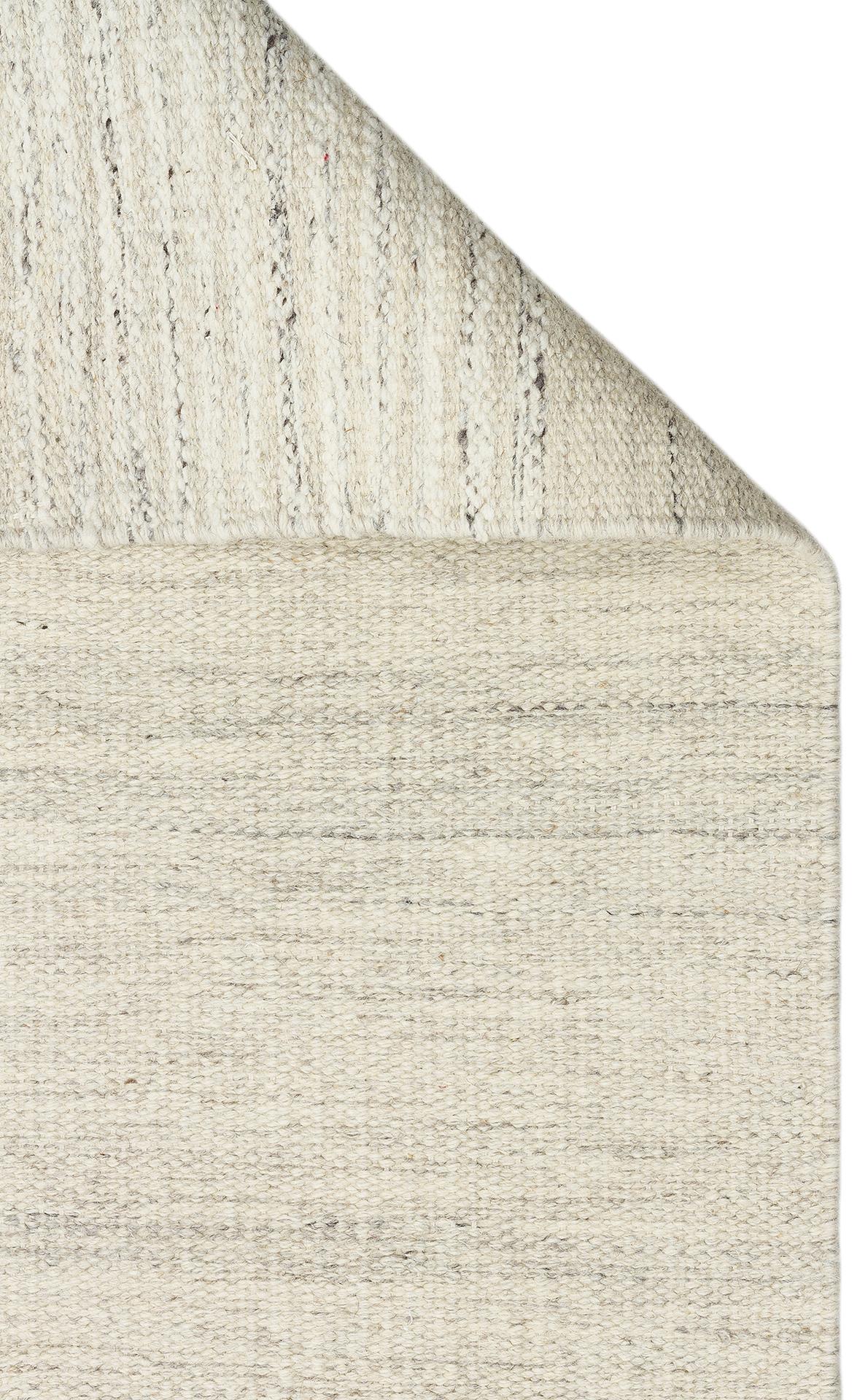 El Emeğiyle Eğrilmiş Yeni Zelanda Yünü ile Üretilen Modern El Dokuma Kilim