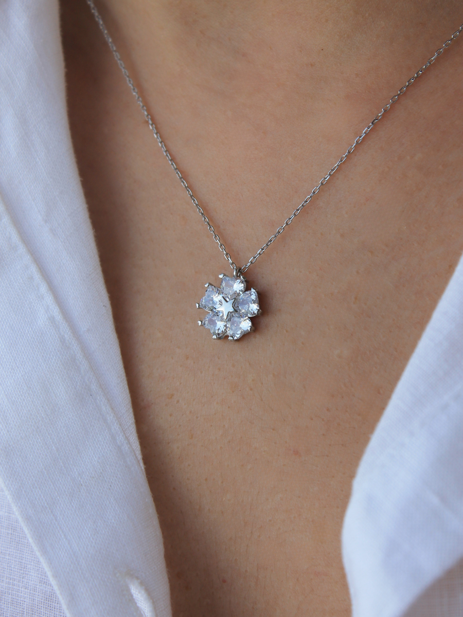 Mini Kalp Çiçek  Kolye