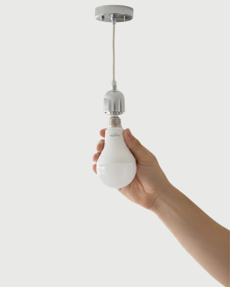 Acil Durumlar İçin Şarjlı LED Ampul 6400K Soğuk Beyaz 30 Watt Yeni Nesil