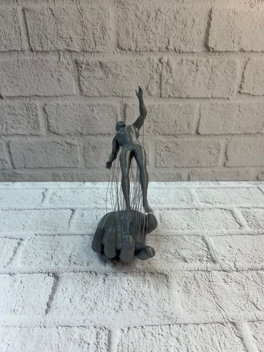 3D El Üzerinde İnsan Figürü Gri Minimal Masa Üstü Dekor