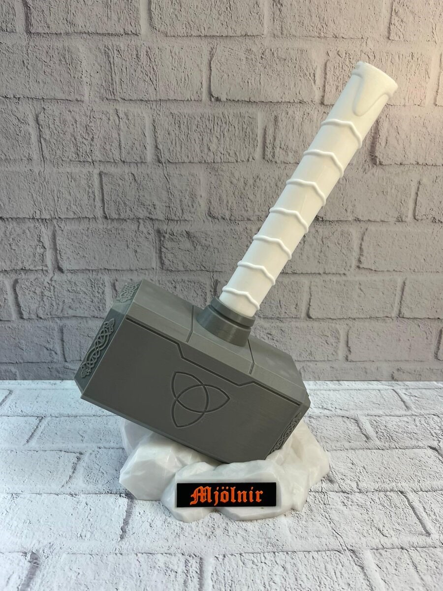 Thor’un Çekici Dekoratif Süs Güçlü ve İkonik Tasarım 20x34 cm