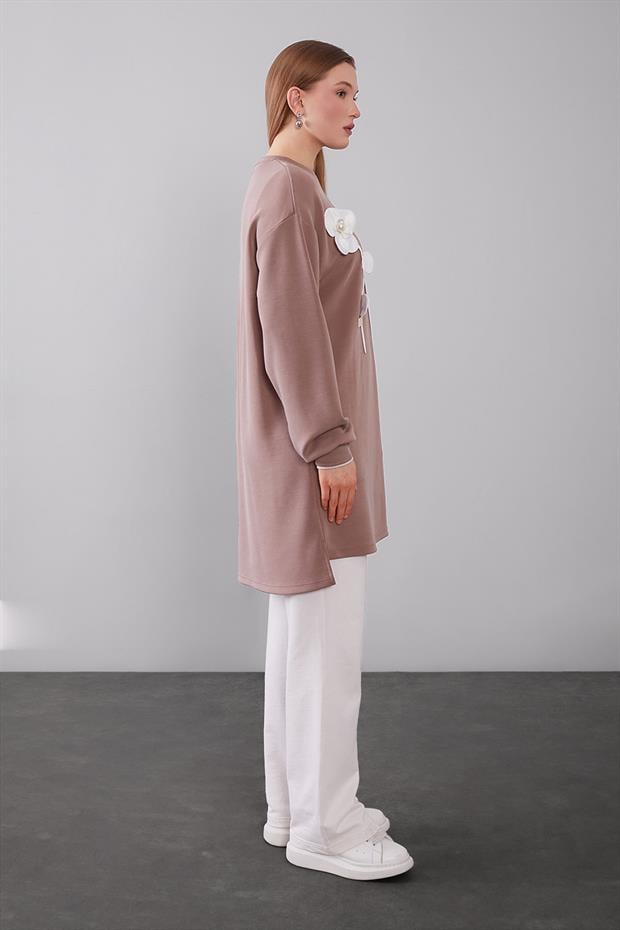 Açık Vizon Üç Boyutlu Gül Detaylı Sweat