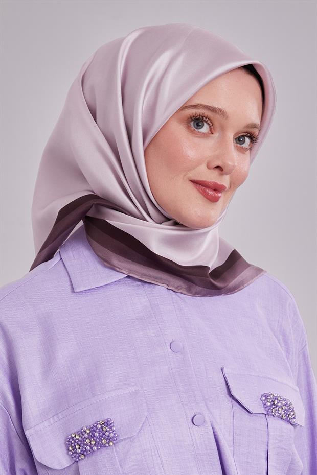 Açık Lila Kenar Bordürlü Twill İpek Eşarp