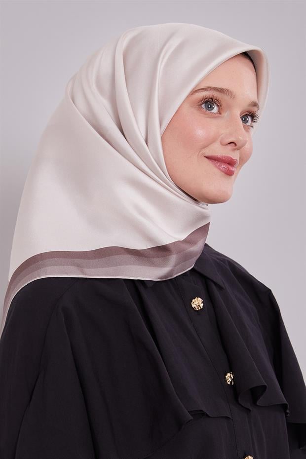 Açık Bej Kenar Bordürlü Twill İpek Eşarp