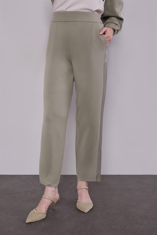 Açık Yeşil Parıltılı Şerit Detay İkili Takım