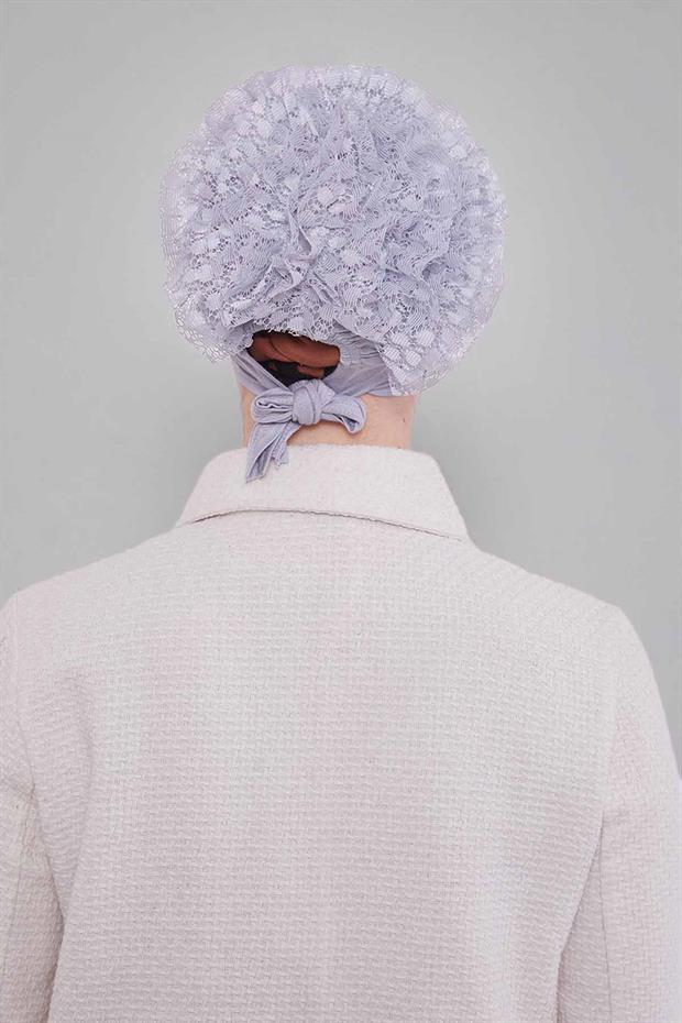 Açık Gri Silikonlu Dikişsiz Fırfırlı Bone