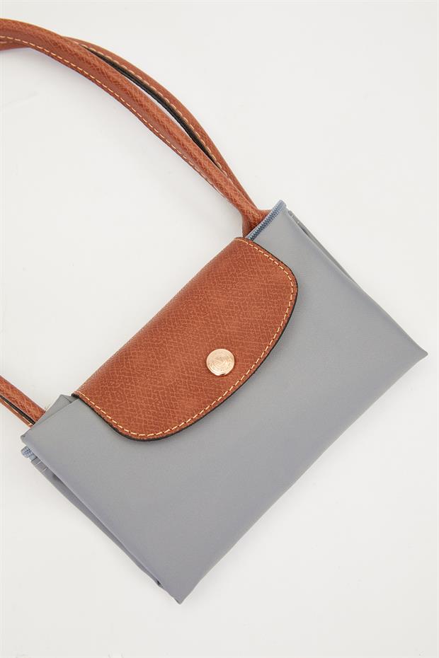 Açık Mavi Deri Kapaklı Uzun Askılı Omuz Çantası