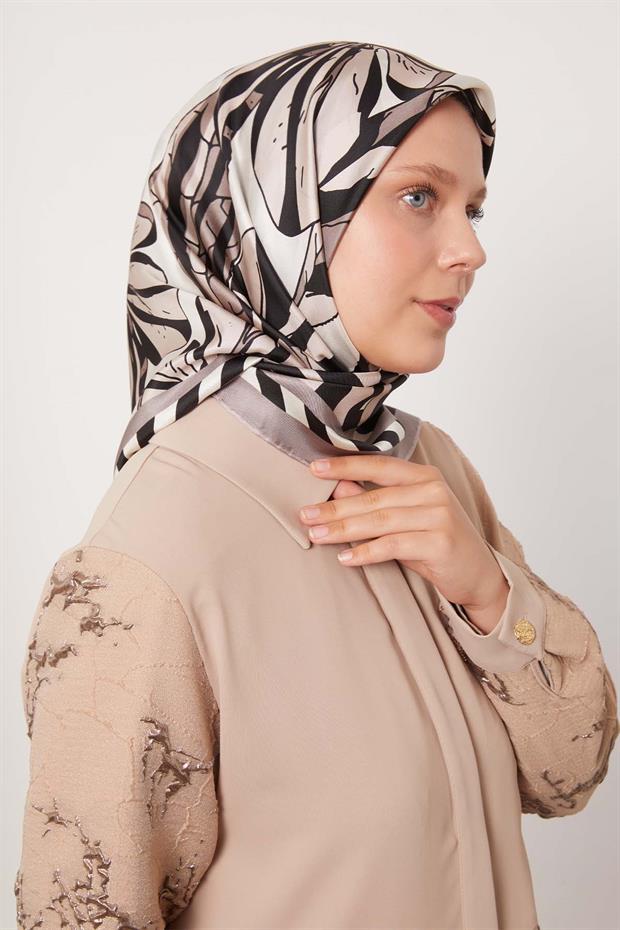 Açık Vizon Zambak Desen Twill İpek Eşarp