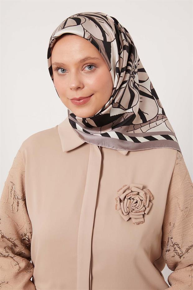 Açık Vizon Zambak Desen Twill İpek Eşarp