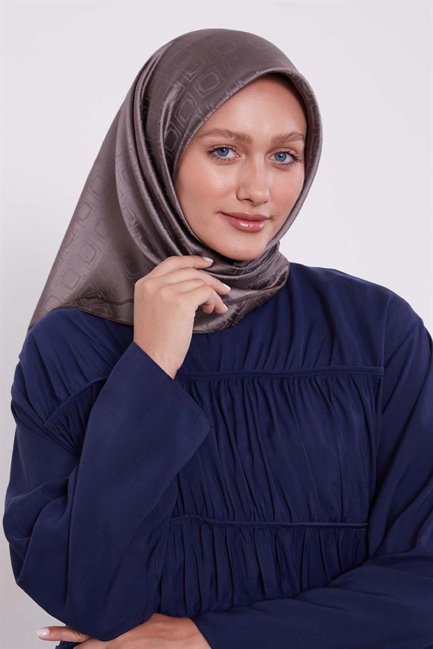 Açık Kahve Baklava Desen Monogram İpek Eşarp