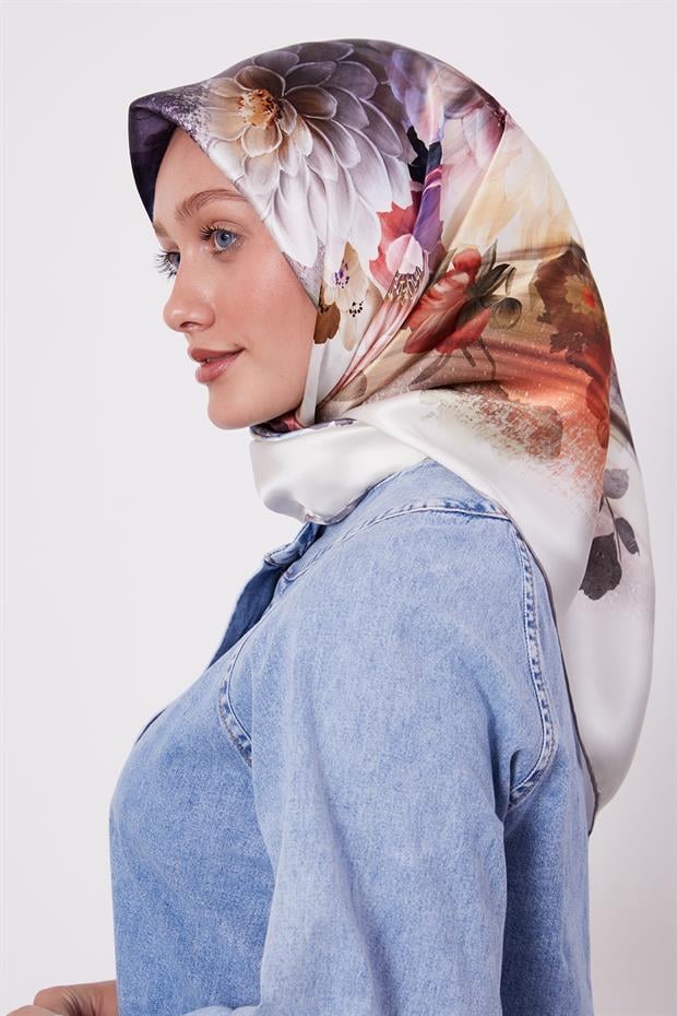 A.Gri Çiçek Desen Sura İpek Eşarp