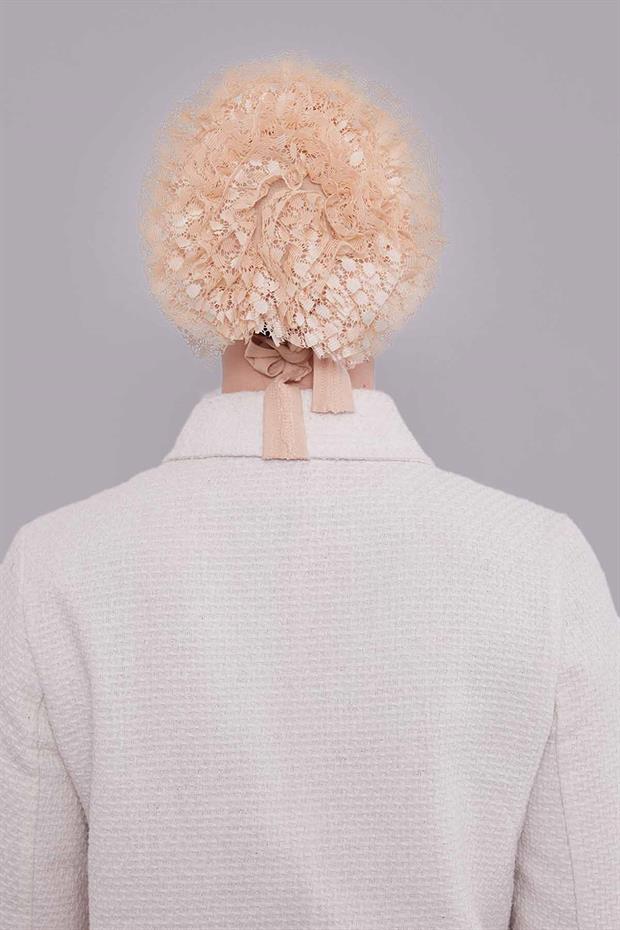 Açık Bej Silikonlu Dikişsiz Fırfırlı Bone