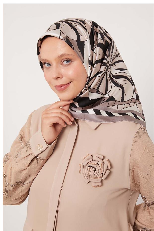 Açık Vizon Zambak Desen Twill İpek Eşarp