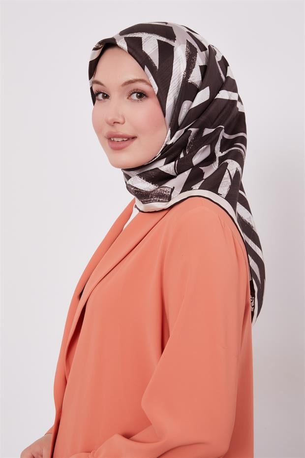 Acı Kahve Harf Baskılı Twill İpek Eşarp