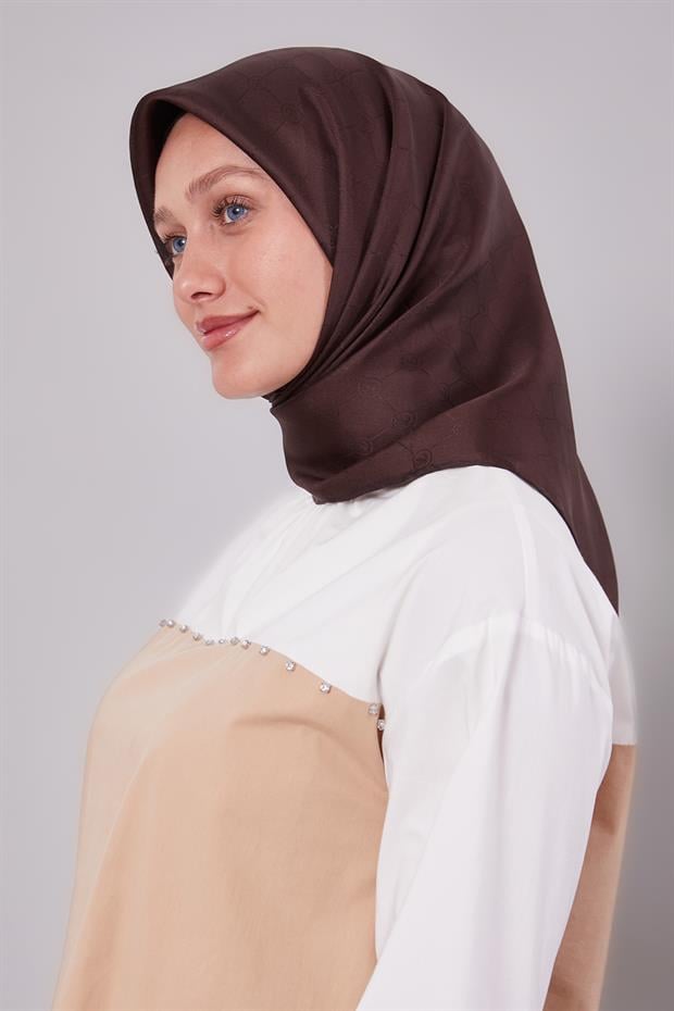 Acı Kahve L Desen Monogram İpek Eşarp