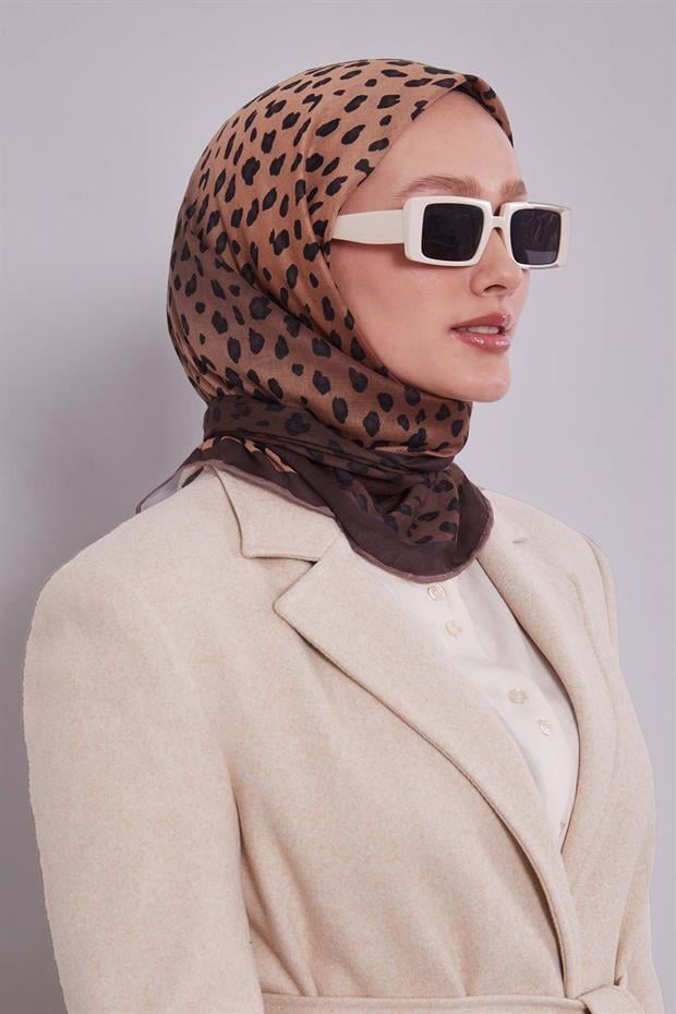 Acı Kahve Leopar Desen Soft Eşarp
