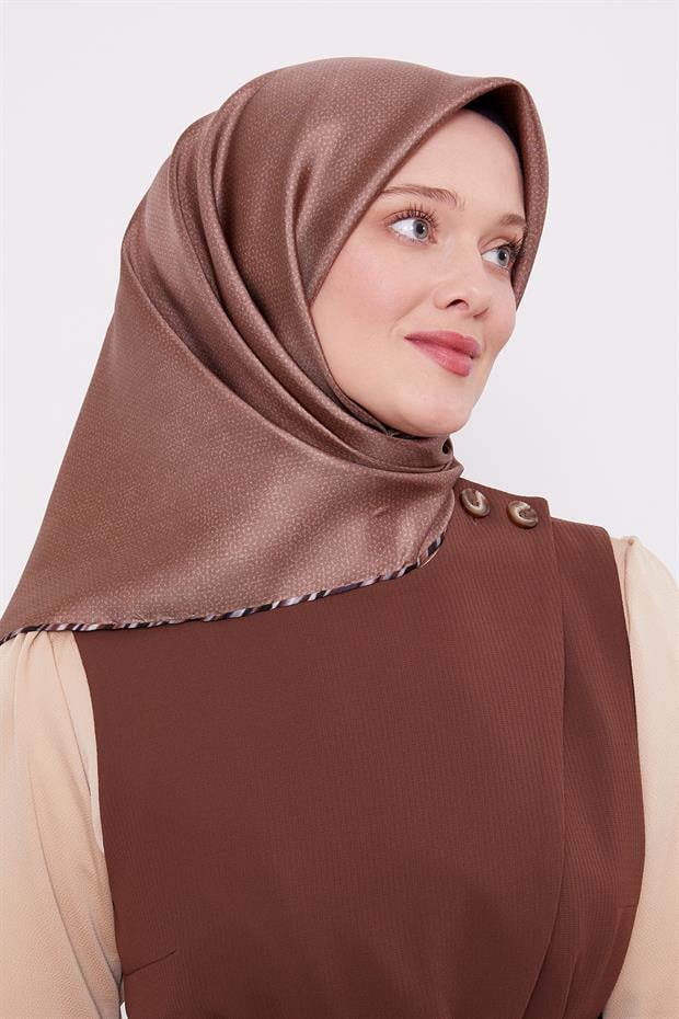 Açık Kahve Benekli Twill İpek Eşarp