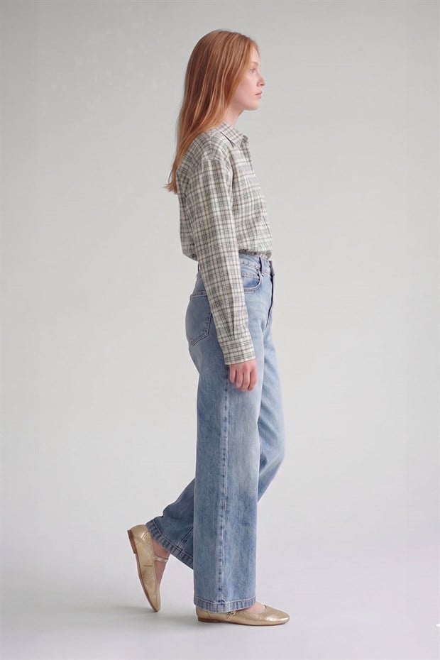 Açık Mavi Eskitme Detaylı Geniş Paça Jean