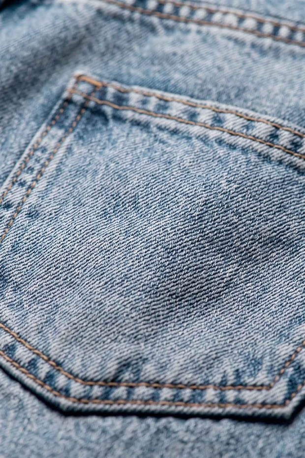 Açık Mavi Eskitme Detaylı Geniş Paça Jean
