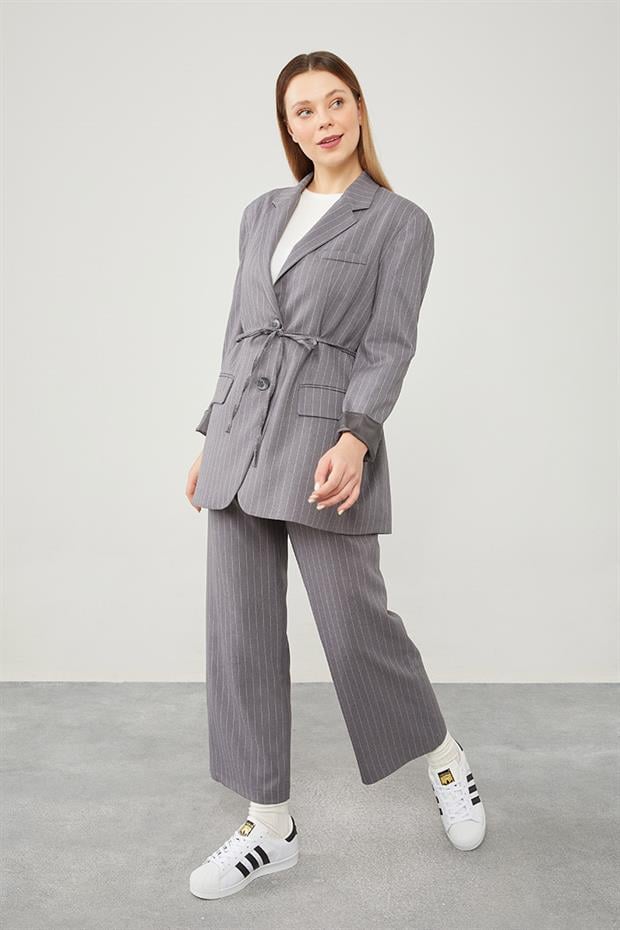 Antrasit Belden Bağlamalı Çizgili Pantolonlu Takım