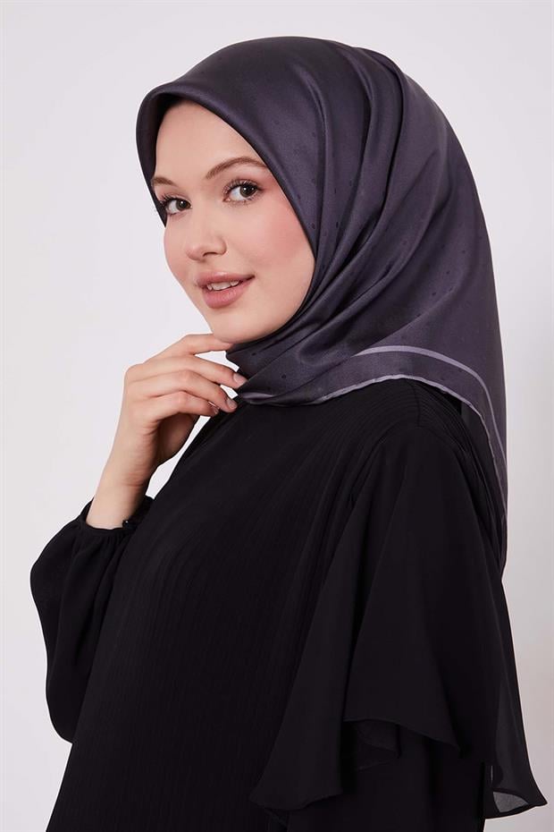 Antrasit Benek Desen Monogram İpek Eşarp