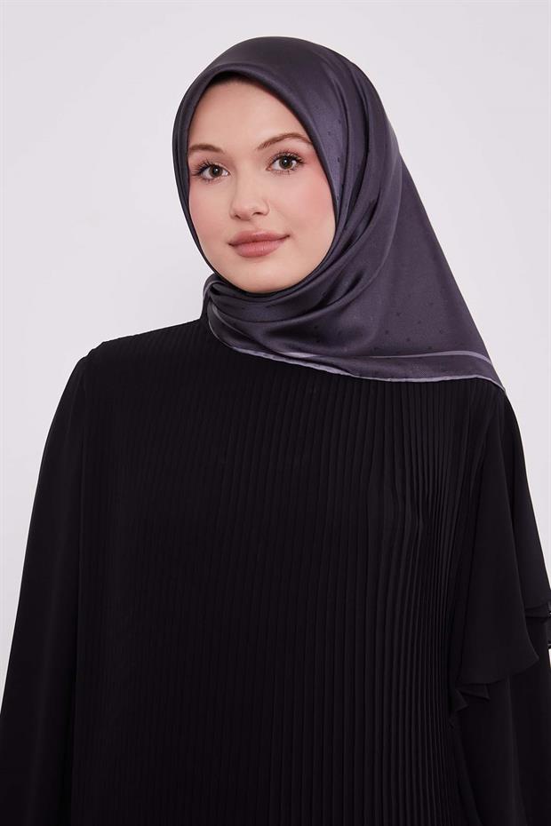 Antrasit Benek Desen Monogram İpek Eşarp