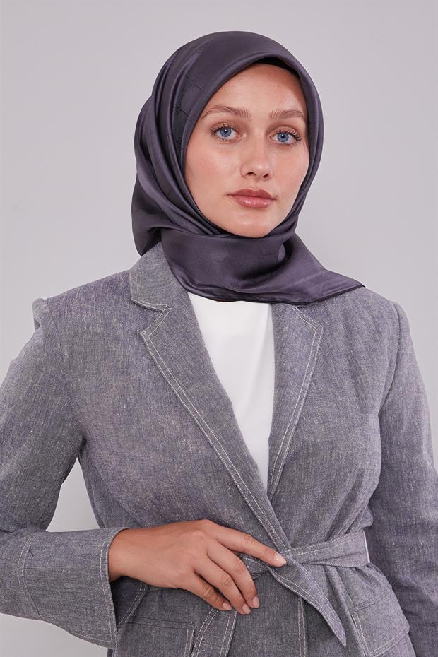 Antrasit Kenar Şeritli Monogram İpek Eşarp