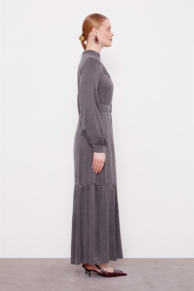 Antrasit Omuz Nakış Detaylı Cupra Elbise