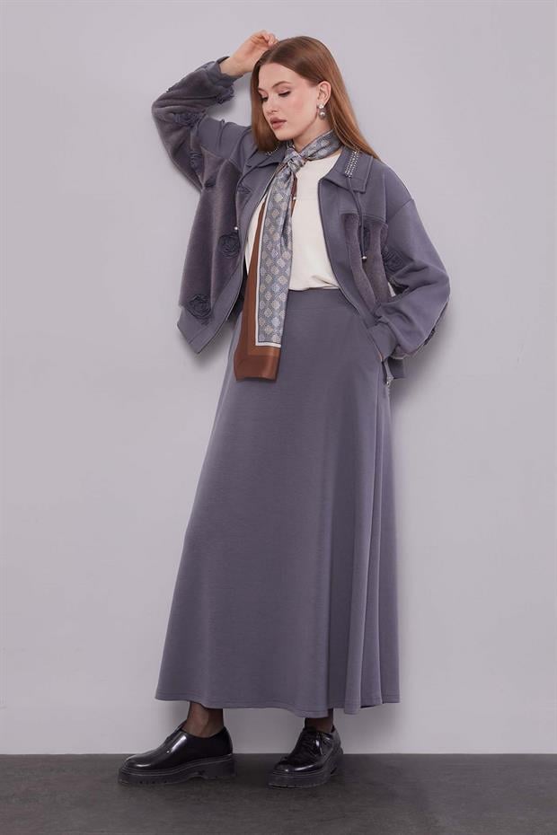 Antrasit Yaka Taşlı Gül Detay Etek Takım