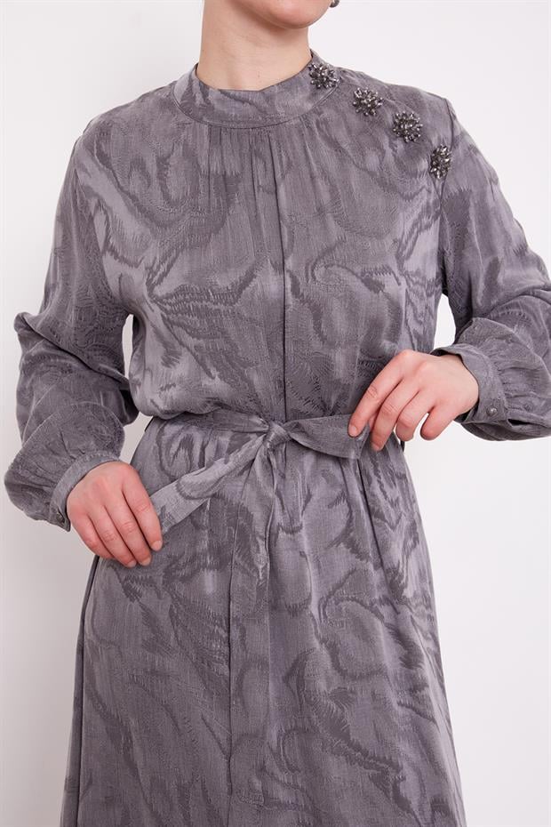 Antrasit Yakası Taş Detaylı Cupra Elbise