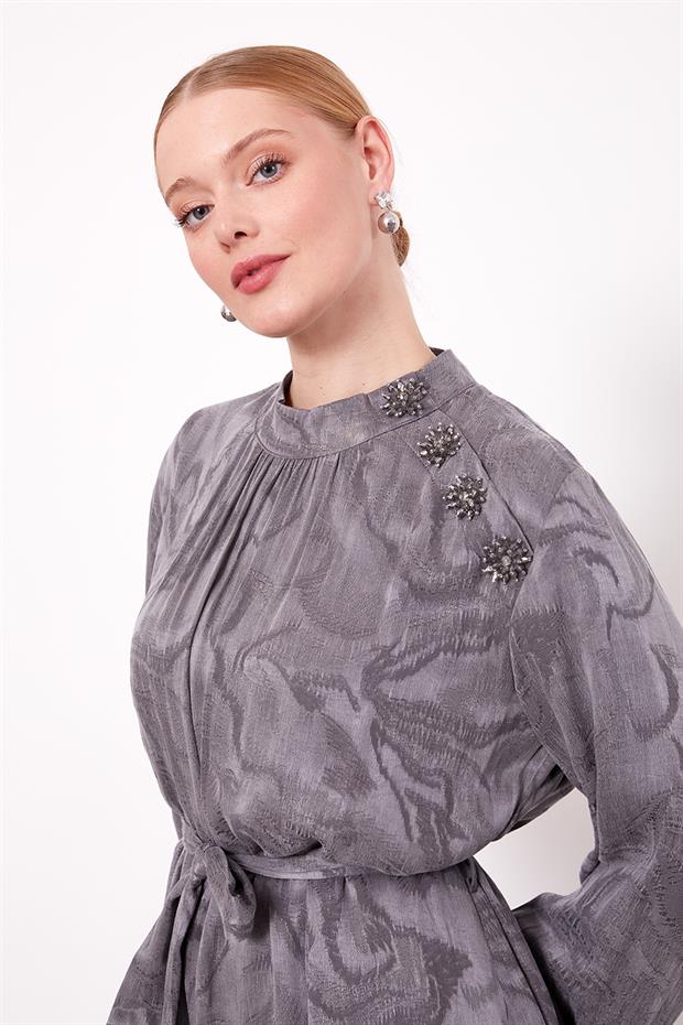 Antrasit Yakası Taş Detaylı Cupra Elbise