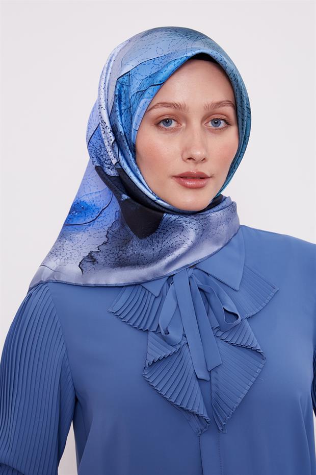 Bebe Mavisi Kesik Çiçek Desen Twill İpek Eşarp