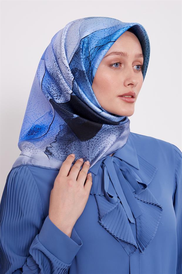 Bebe Mavisi Kesik Çiçek Desen Twill İpek Eşarp