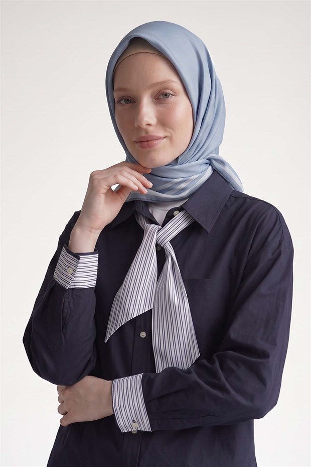 Bebe Mavisi Üç Çizgi Detaylı Twill İpek Eşarp